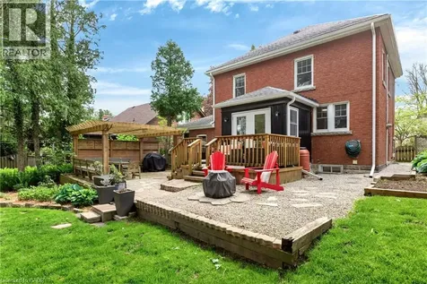 13 Tweedsmuir Avenue Dundas ON L9H 4H6