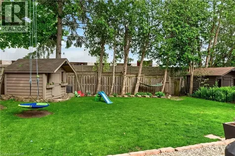 13 Tweedsmuir Avenue Dundas ON L9H 4H6