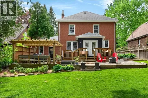 13 Tweedsmuir Avenue Dundas ON L9H 4H6