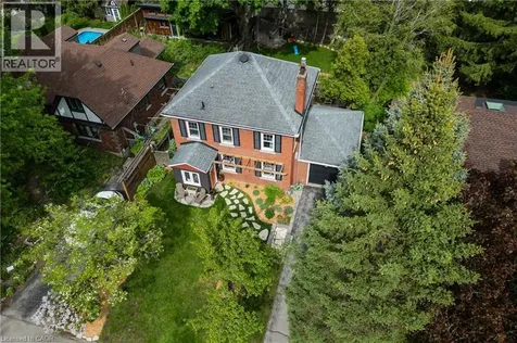 13 Tweedsmuir Avenue Dundas ON L9H 4H6