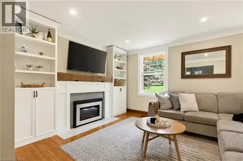 13 Tweedsmuir Avenue Dundas ON L9H 4H6