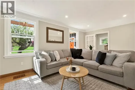 13 Tweedsmuir Avenue Dundas ON L9H 4H6