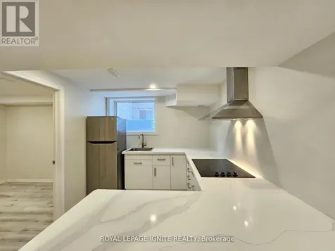 669 Sweetwater Crescent Newmarket (glenway Estates) ON L3X 0H6