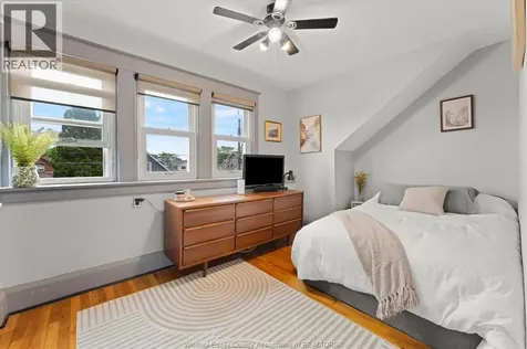 922 Lawrence Road Windsor ON N8Y 3Z8