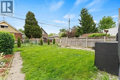 922 Lawrence Road Windsor ON N8Y 3Z8