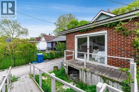368 South Street Windsor ON N9C 2W5