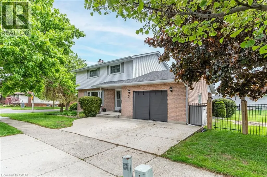 31 Blackfriar Lane Brantford ON N3R 7M2