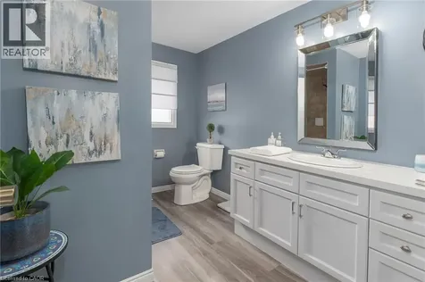 31 Blackfriar Lane Brantford ON N3R 7M2
