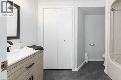 31 Blackfriar Lane Brantford ON N3R 7M2