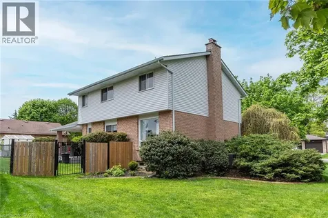 31 Blackfriar Lane Brantford ON N3R 7M2