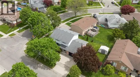 31 Blackfriar Lane Brantford ON N3R 7M2