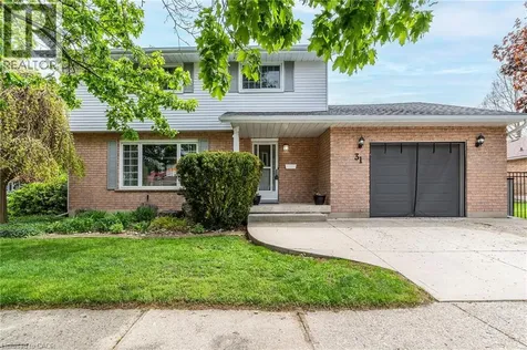 31 Blackfriar Lane Brantford ON N3R 7M2