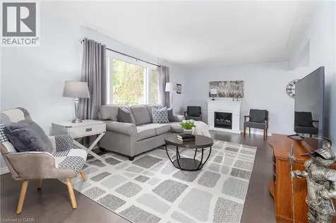 31 Blackfriar Lane Brantford ON N3R 7M2