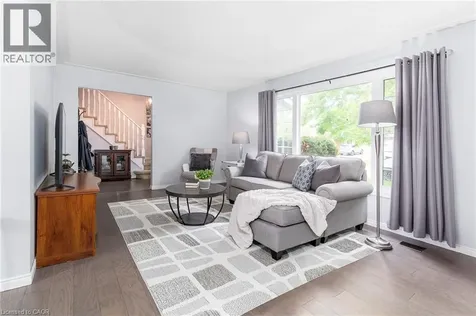 31 Blackfriar Lane Brantford ON N3R 7M2