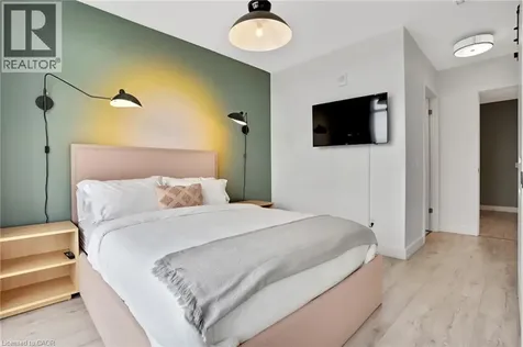 15 Glebe Street Cambridge ON N1S 0C3