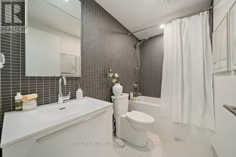 2720 Dundas Street West Toronto (junction Area) ON M6P 1Y2