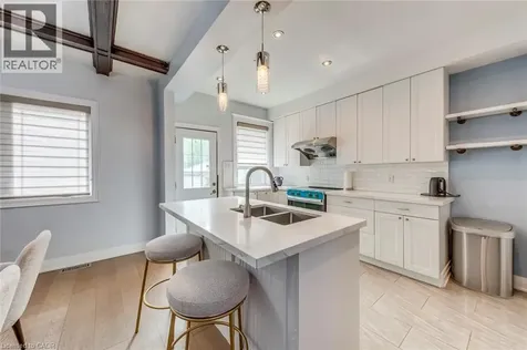 108 Runnymede Road Toronto ON M6S 2Y3
