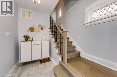 108 Runnymede Road Toronto ON M6S 2Y3
