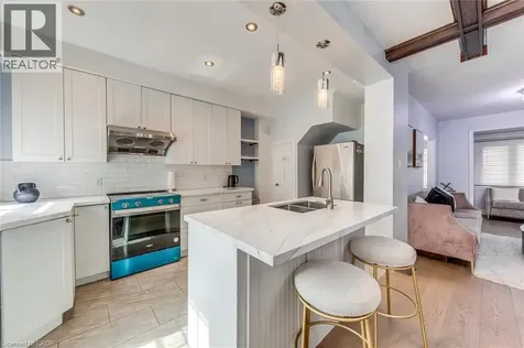 108 Runnymede Road Toronto ON M6S 2Y3