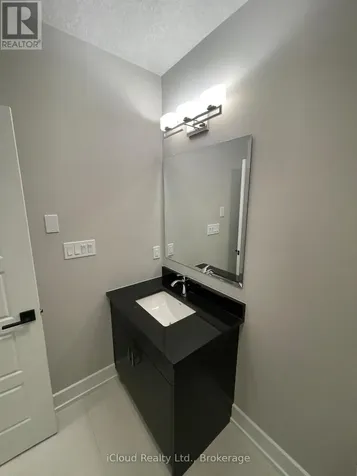 27 Hollybrook Trail Kitchener ON N2R 1M2