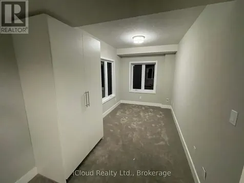 27 Hollybrook Trail Kitchener ON N2R 1M2