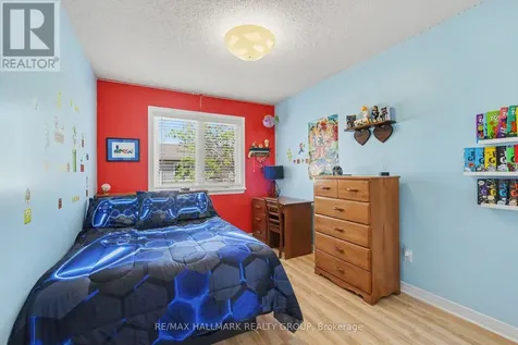 176 Hunterswood Crescent Ottawa ON K1G 5V8