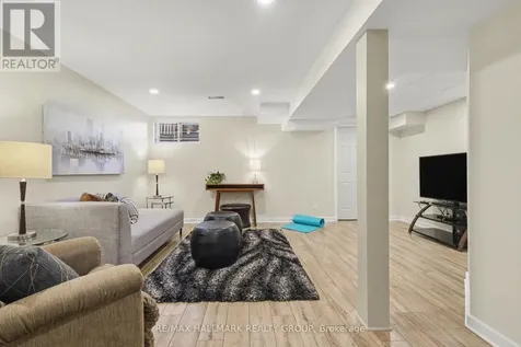 176 Hunterswood Crescent Ottawa ON K1G 5V8