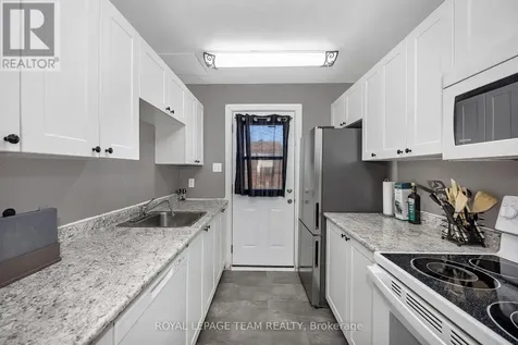 23A Woodvale Green Ottawa ON K2G 4H3