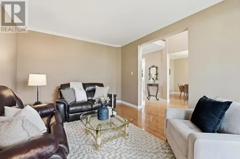 578 Devonwood Circle Ottawa ON K1T 4E6