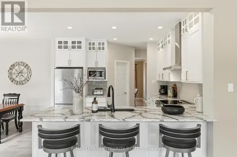 578 Devonwood Circle Ottawa ON K1T 4E6