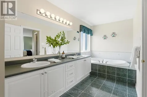 578 Devonwood Circle Ottawa ON K1T 4E6