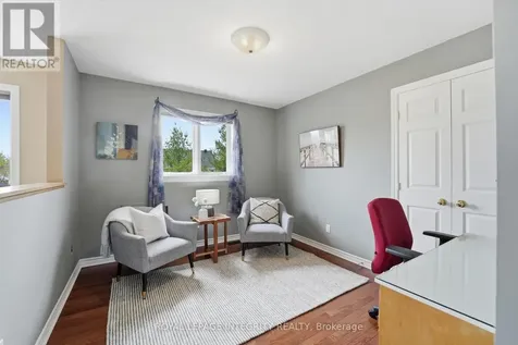 578 Devonwood Circle Ottawa ON K1T 4E6