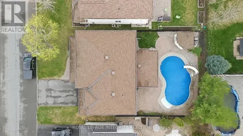 578 Devonwood Circle Ottawa ON K1T 4E6