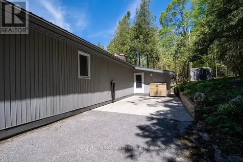 33 Pineway Court Trent Lakes ON K0L 1J0