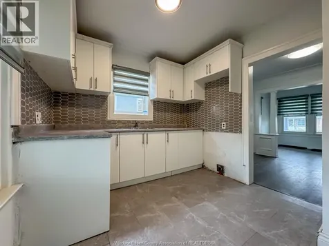 1842 Drouillard Windsor ON N8W 3X5