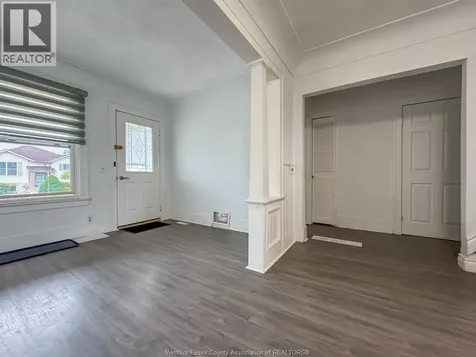 1842 Drouillard Windsor ON N8W 3X5