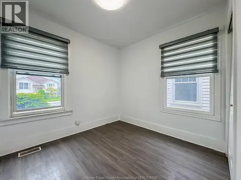 1842 Drouillard Windsor ON N8W 3X5