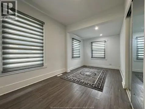 1842 Drouillard Windsor ON N8W 3X5