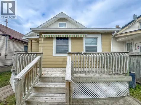 1842 Drouillard Windsor ON N8W 3X5