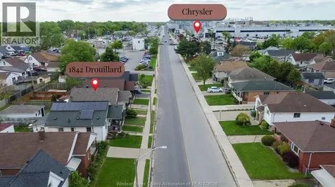 1842 Drouillard Windsor ON N8W 3X5