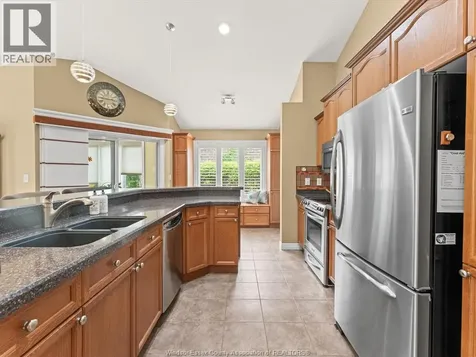 26 Golfview Kingsville ON N9Y 4E3