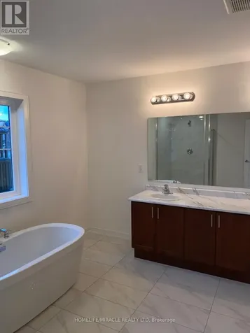 335 Reg Harrison Trail Newmarket (glenway Estates) ON L3X 0M2
