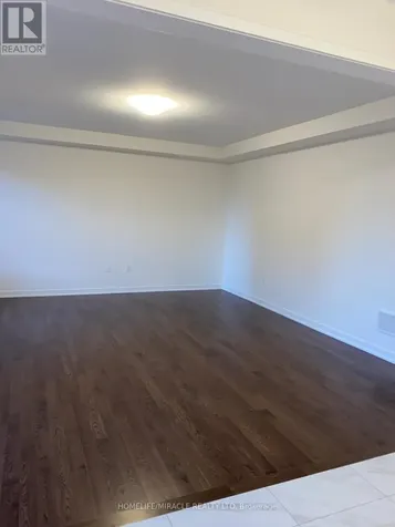 335 Reg Harrison Trail Newmarket (glenway Estates) ON L3X 0M2