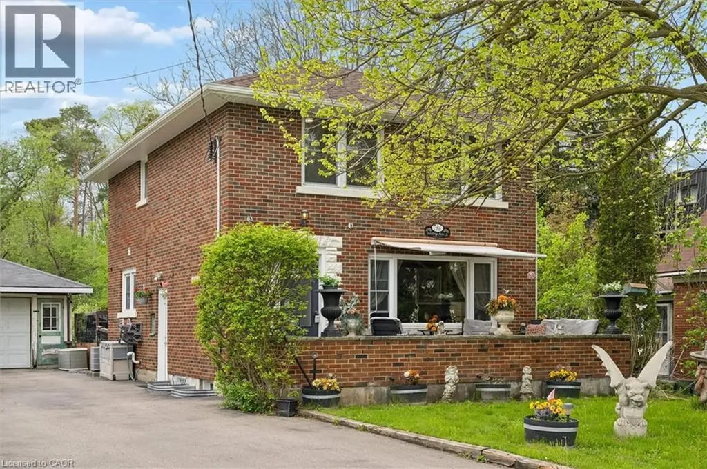 786 Stirling Avenue South Kitchener ON N2M 3K3