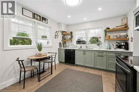786 Stirling Avenue South Kitchener ON N2M 3K3