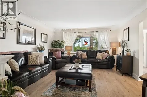 786 Stirling Avenue South Kitchener ON N2M 3K3