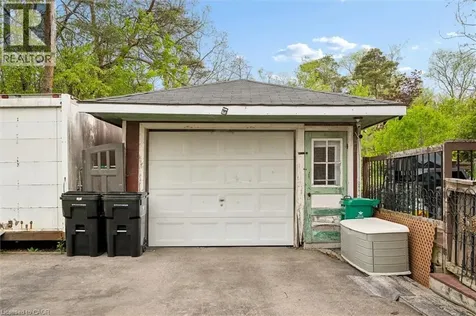 786 Stirling Avenue South Kitchener ON N2M 3K3