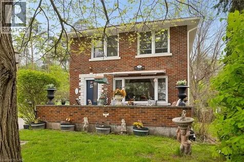 786 Stirling Avenue South Kitchener ON N2M 3K3