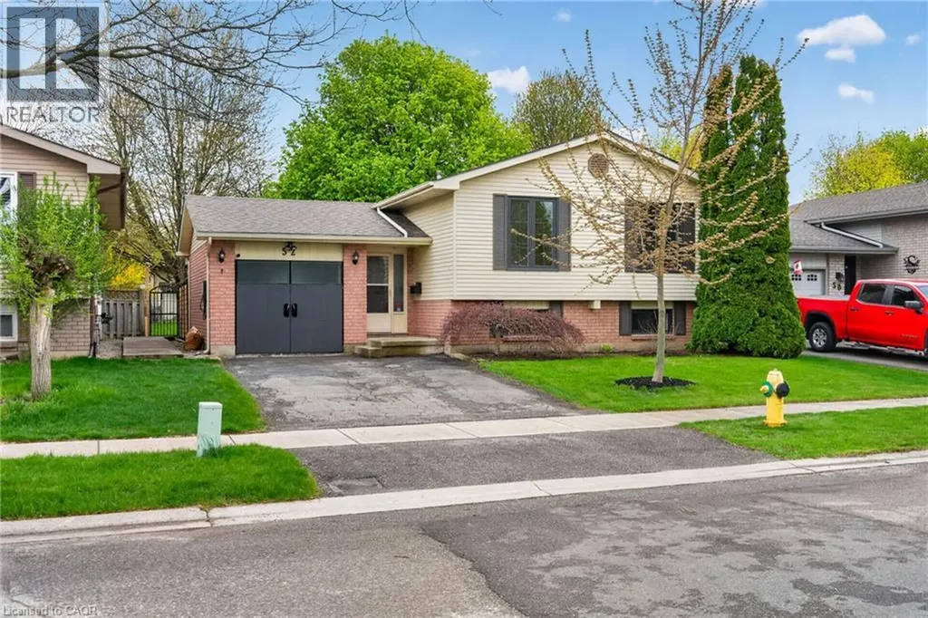52 Latzer Crescent Brantford ON N3V 1E1