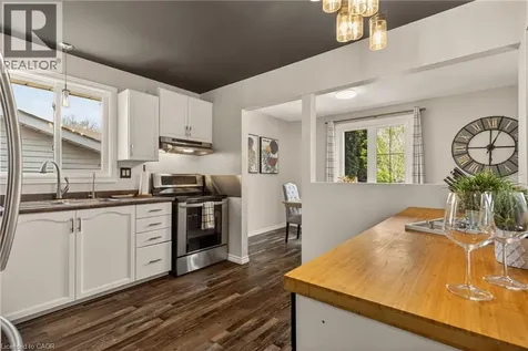 52 Latzer Crescent Brantford ON N3V 1E1